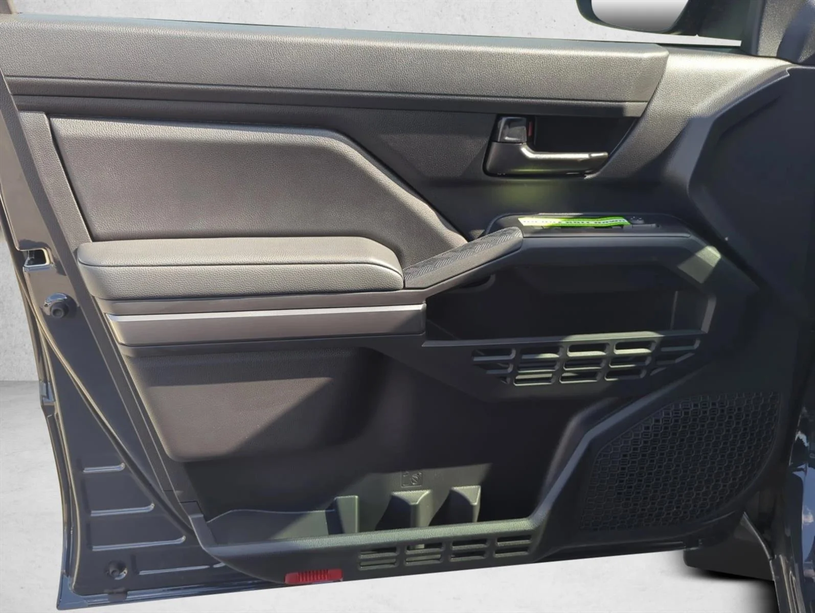 Used 2025 Underground Toyota SR5 image 10
