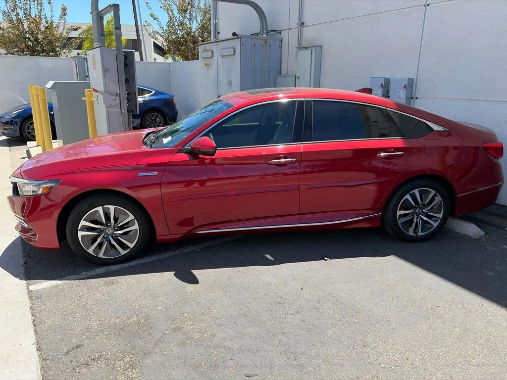 Used 2018 Red Honda Touring image 11