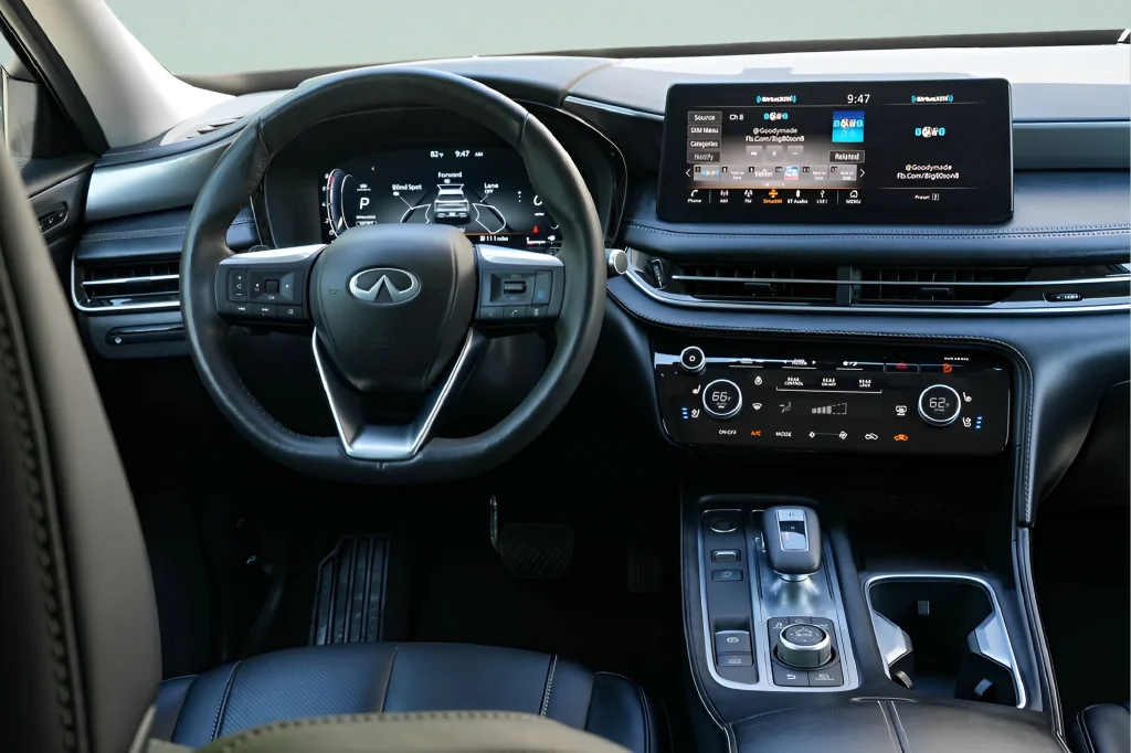 Used 2024 White INFINITI LUXE image 17