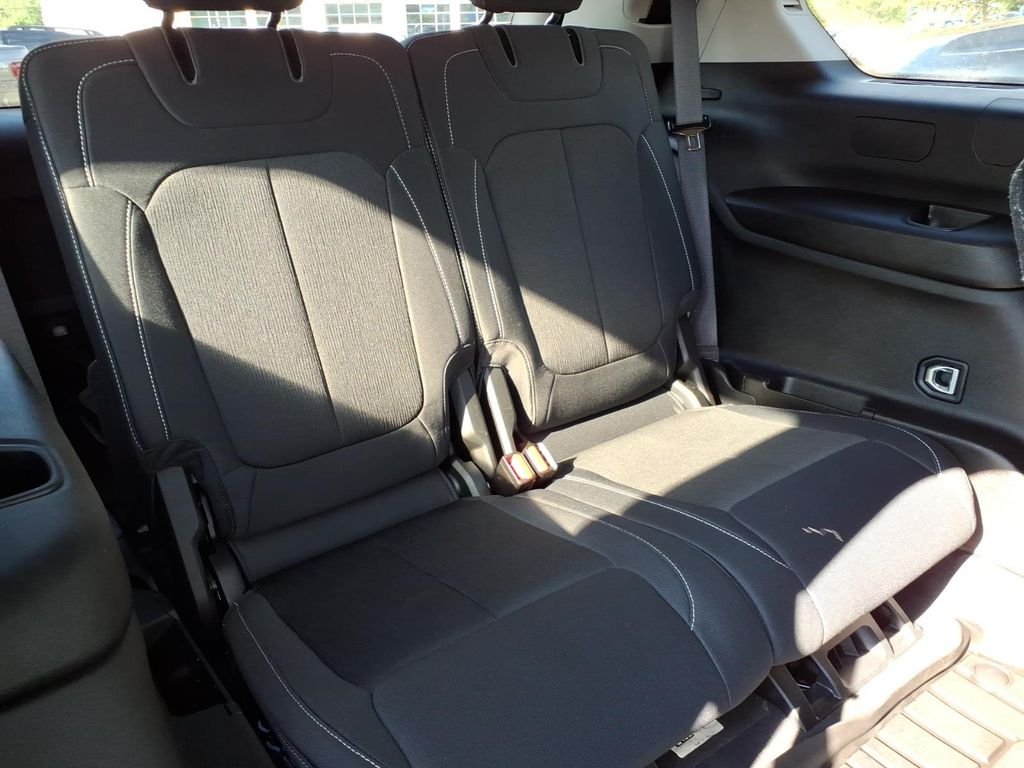 Certified Used 2023 Metallic Jeep Laredo image 12