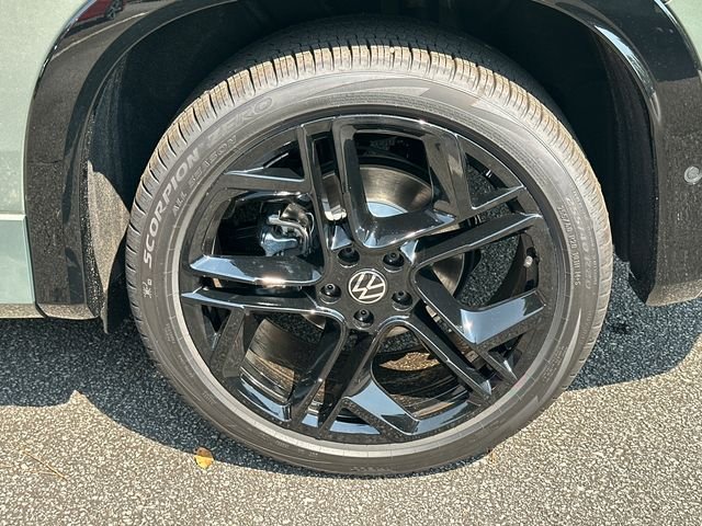 New 2026 Green Volkswagen 2.0T SE R-Line Black image 20