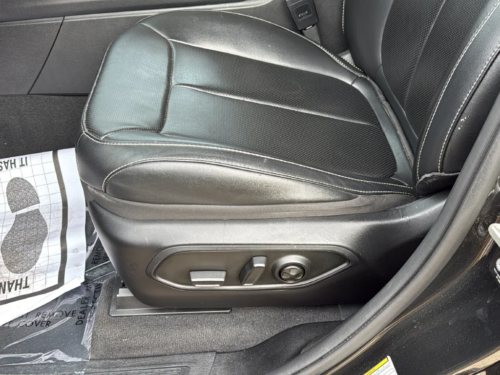 Used 2023 Gray Jeep Limited image 18