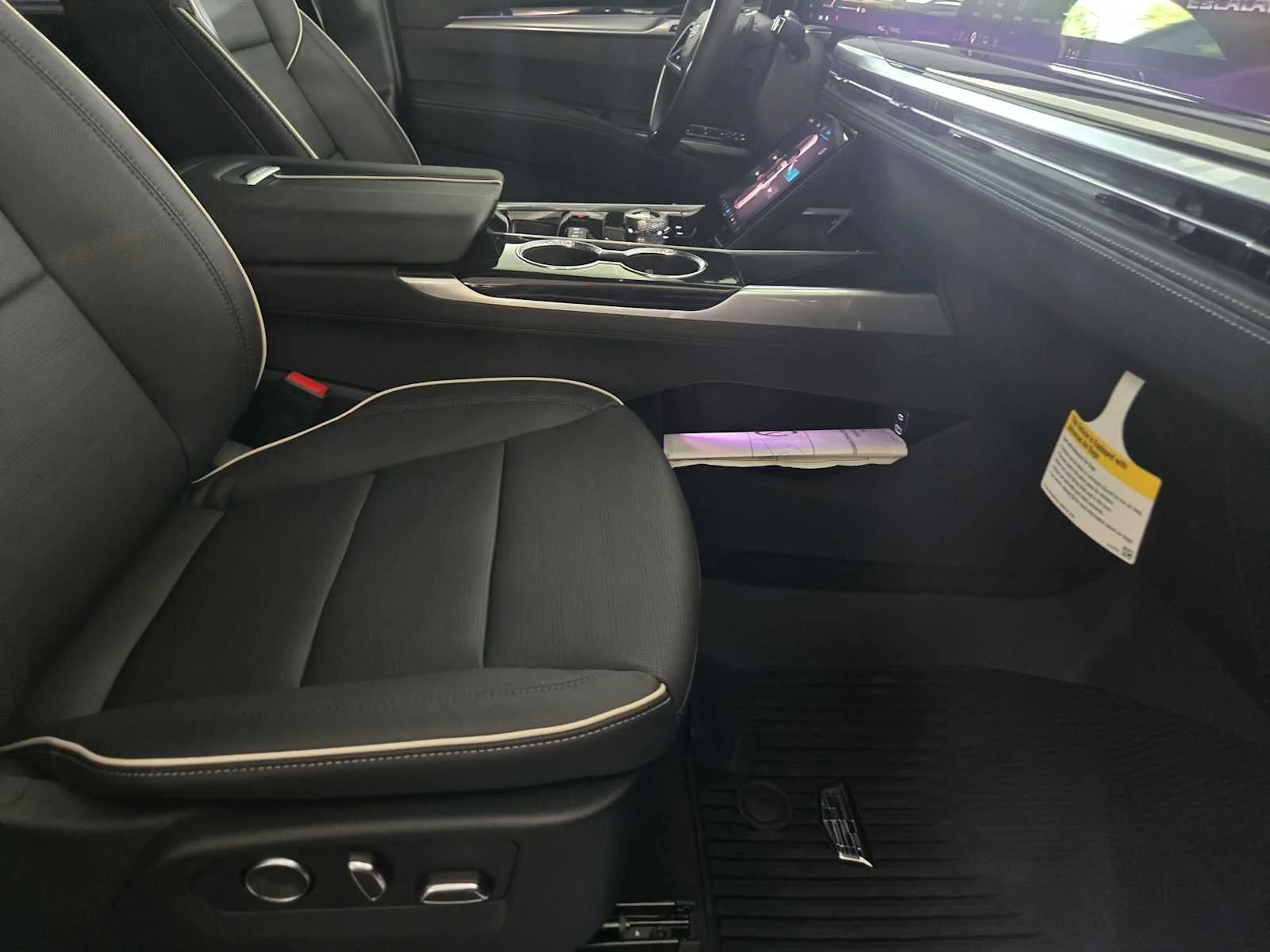 2026 Cadillac Escalade Sport - Photo 9