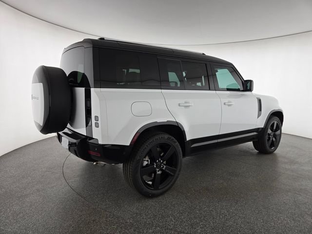 New 2026 Fuji White Land Rover X-Dynamic SE image 2