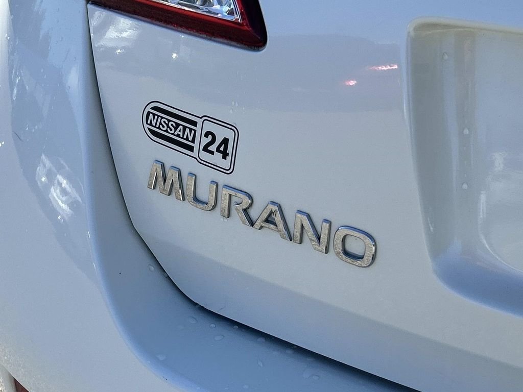 Used 2014 White Nissan SV image 12