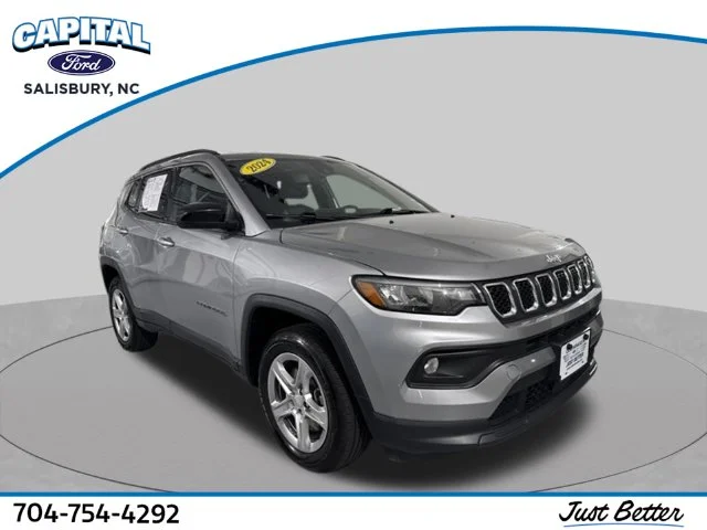 Used 2024 Gray Jeep Latitude image 1