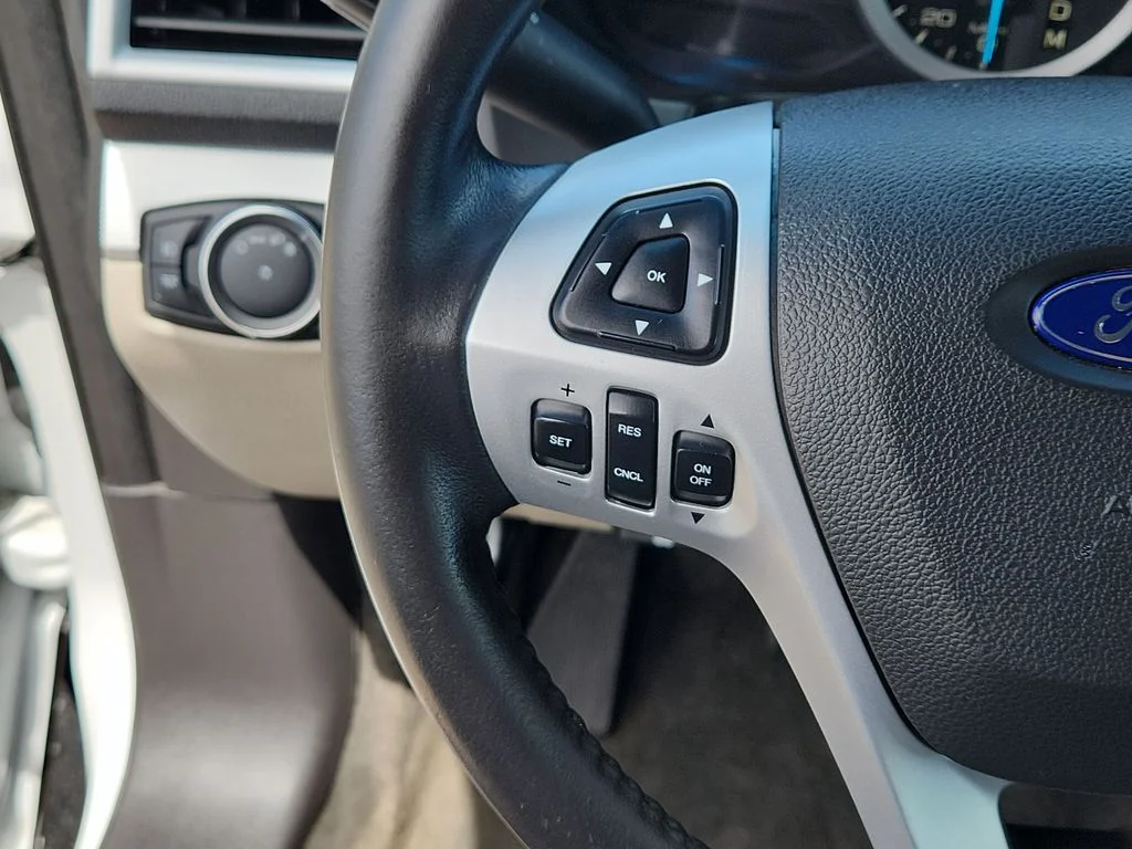 Used 2015 White Ford XLT image 16