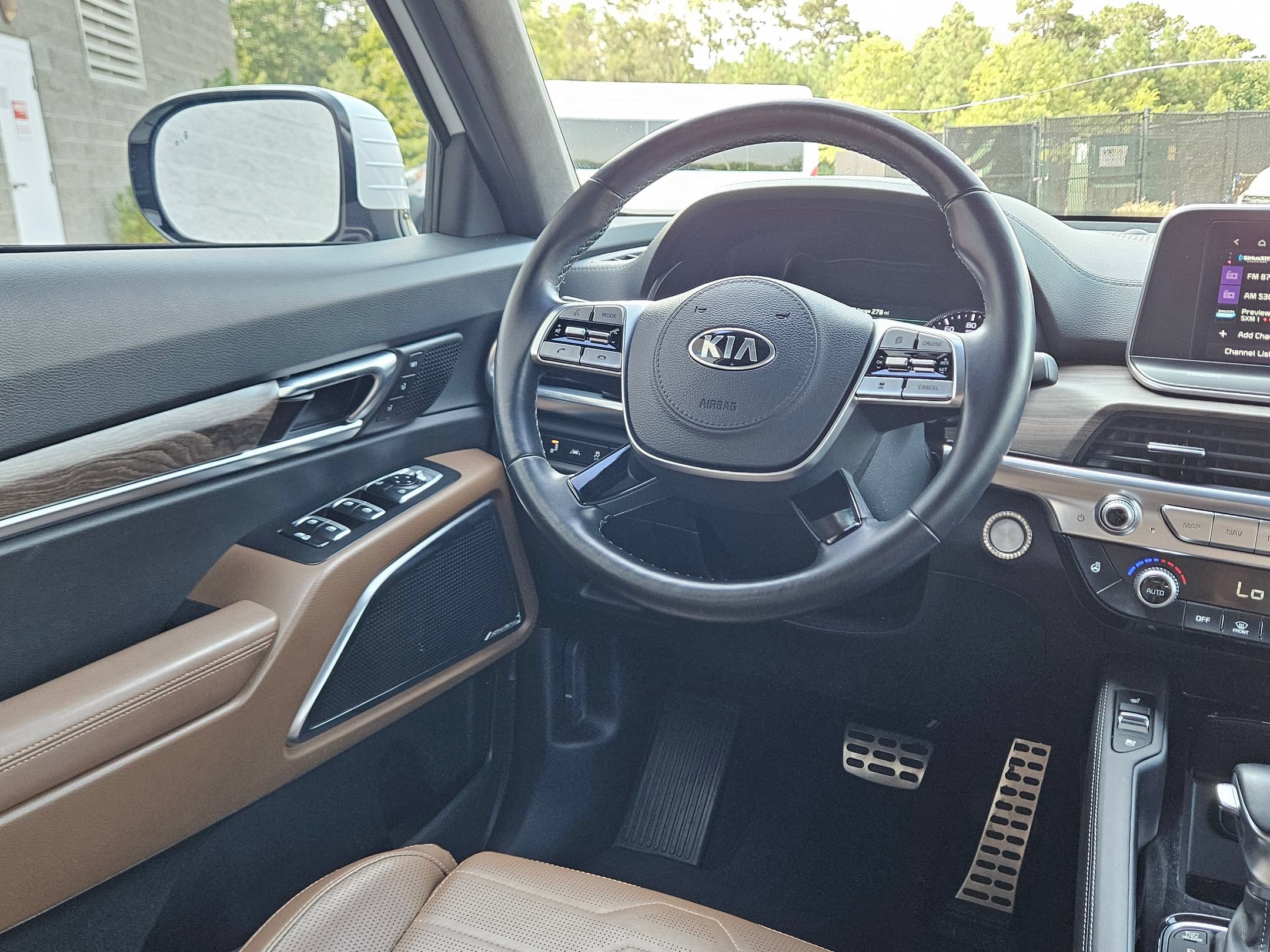 Used 2021 Glacial White Pearl Kia SX image 9