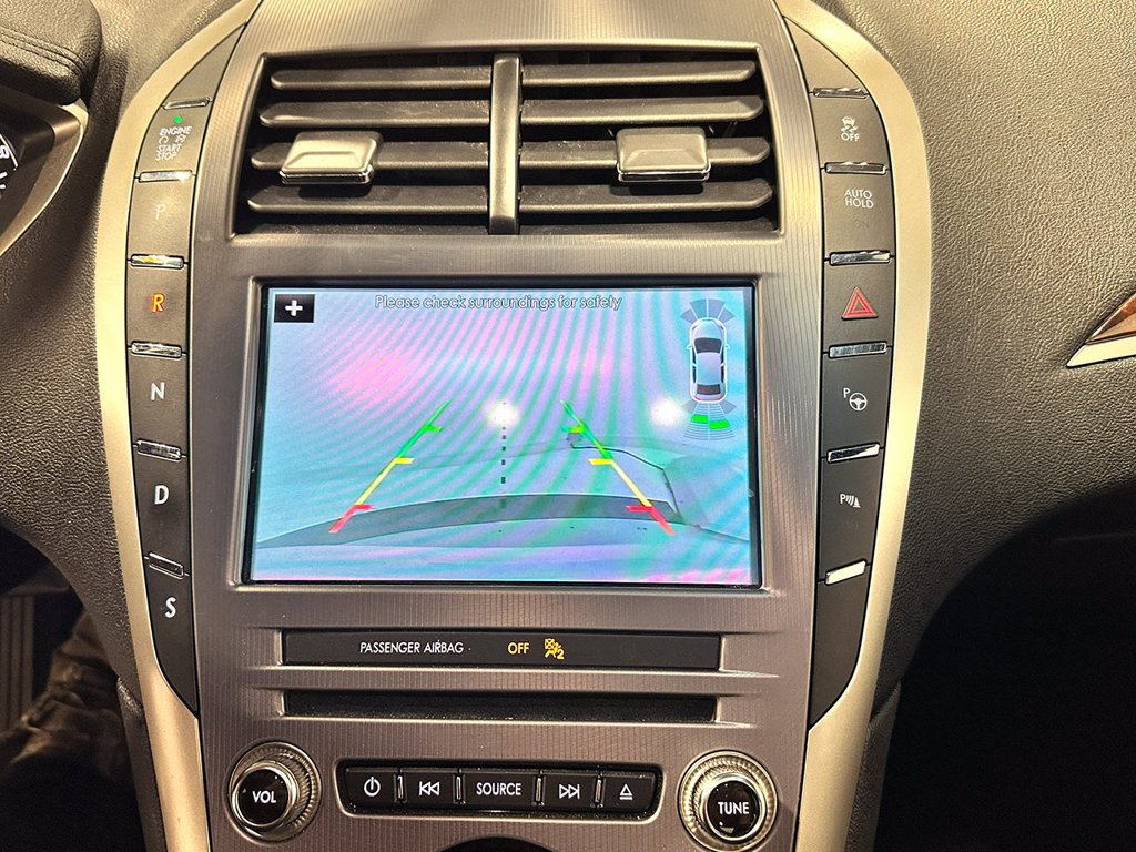 Used 2017 Silver Lincoln Reserve image 4