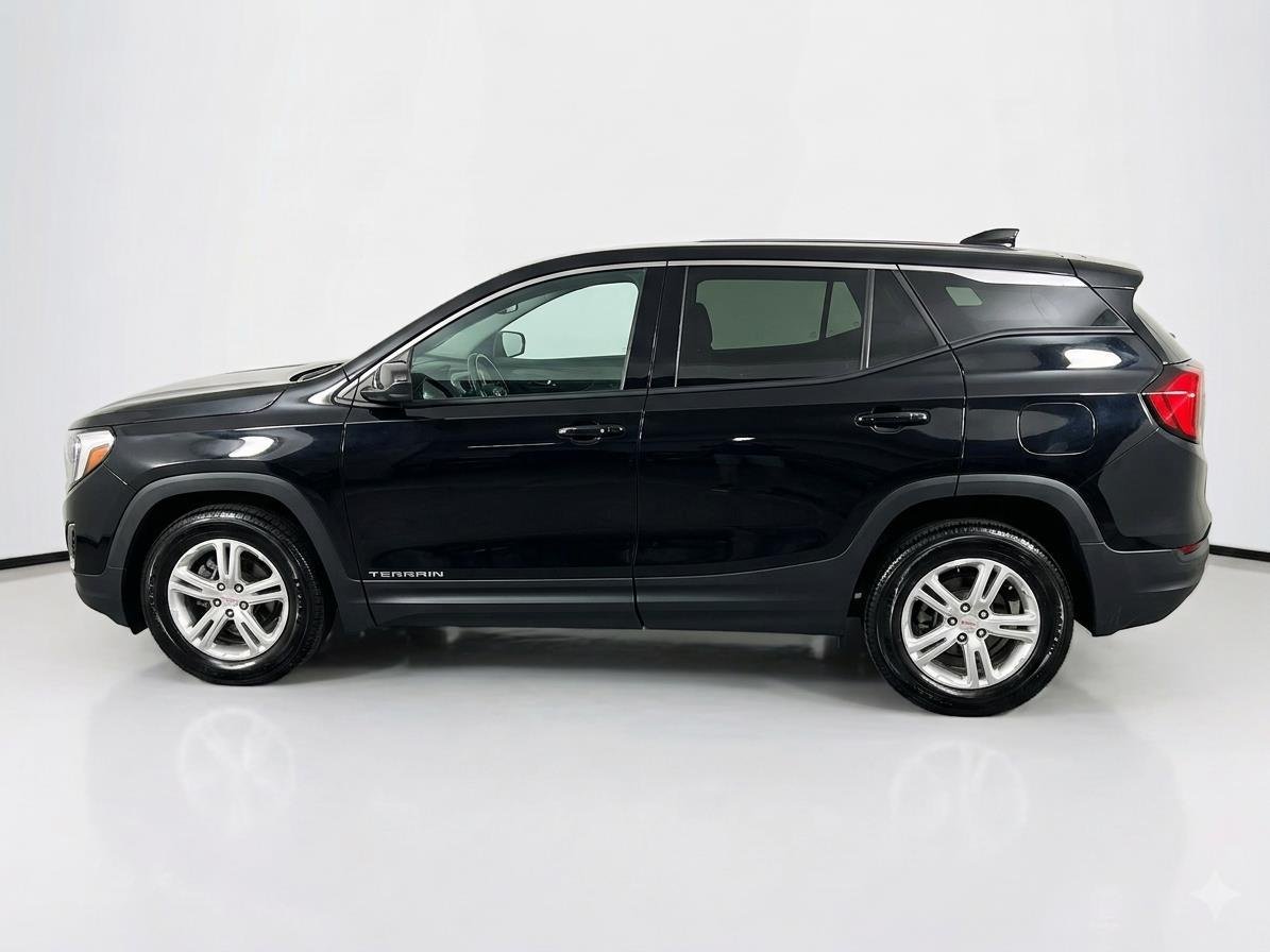Used 2024 Ebony Twilight Metallic GMC SLE image 5