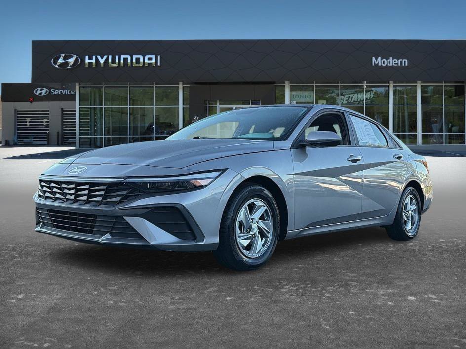 2024 Hyundai Elantra SE