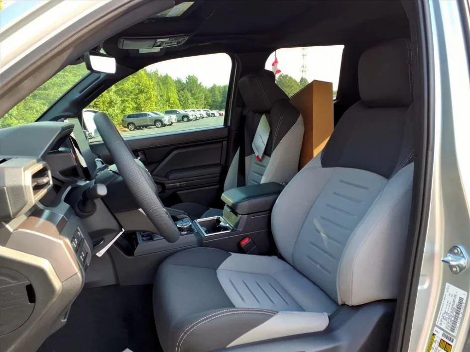 2025 Toyota Tacoma TRD Off Road - Photo 9