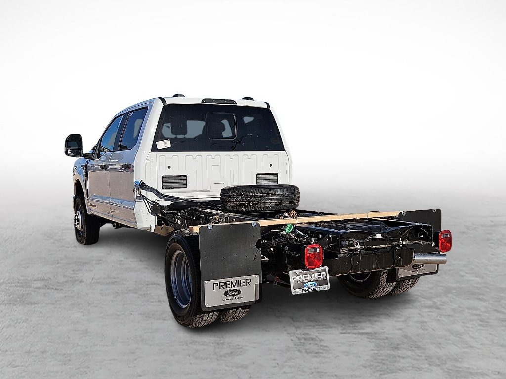 New 2027 Oxford White Ford F-350® XL image 8