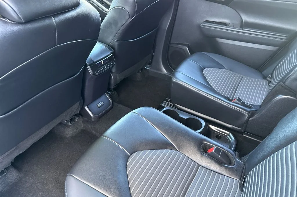 2025 Toyota Highlander XSE - Photo 16