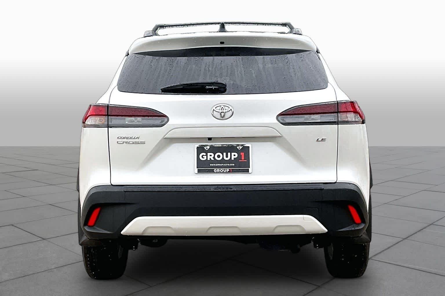 Used 2026 Wind Chill Pearl Toyota LE image 5