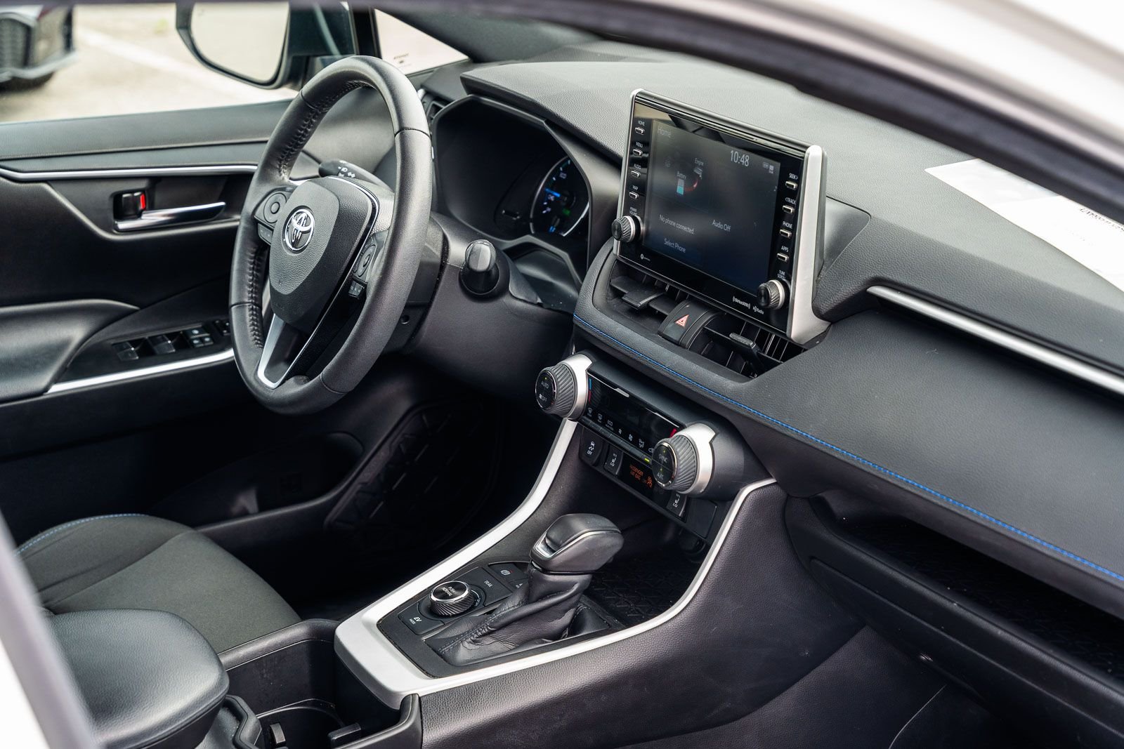 2022 Toyota RAV4 SE - Photo 12