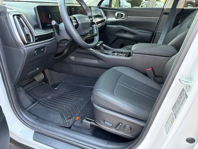 Used 2026 White Kia S image 9
