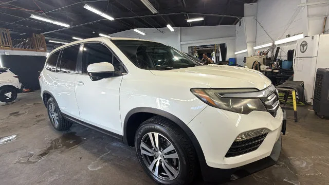 Used 2017 White Honda EX-L image 7