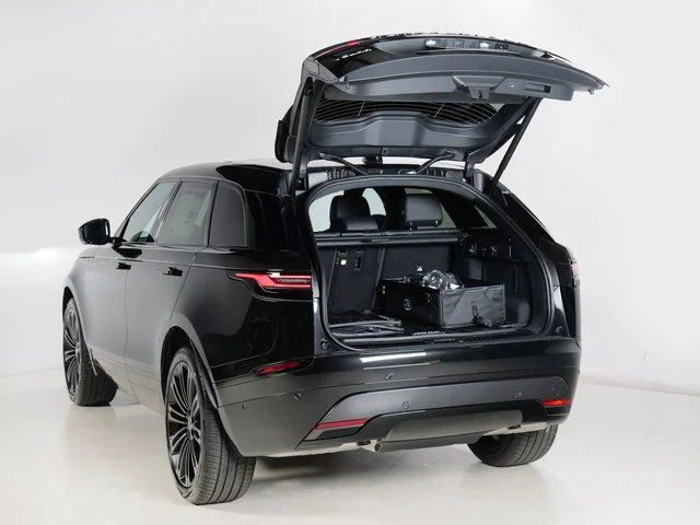 New 2026 Santorini Black Land Rover Dynamic SE image 29