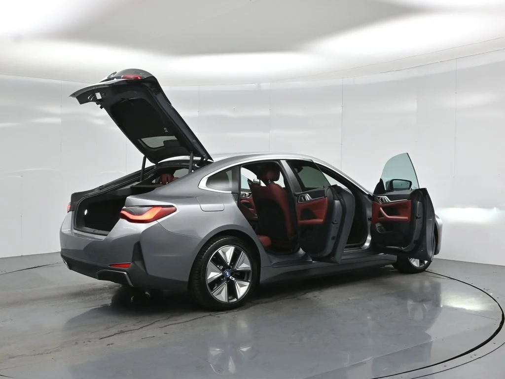 Used 2023 Gray BMW eDrive40 image 6