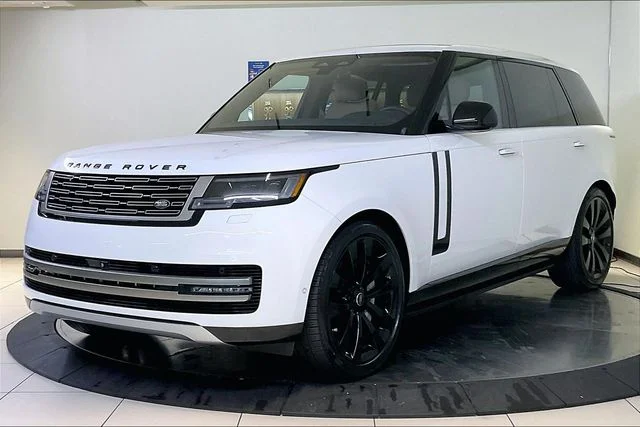 2024 Land Rover Range Rover 3.0 SE LWB 7's photo