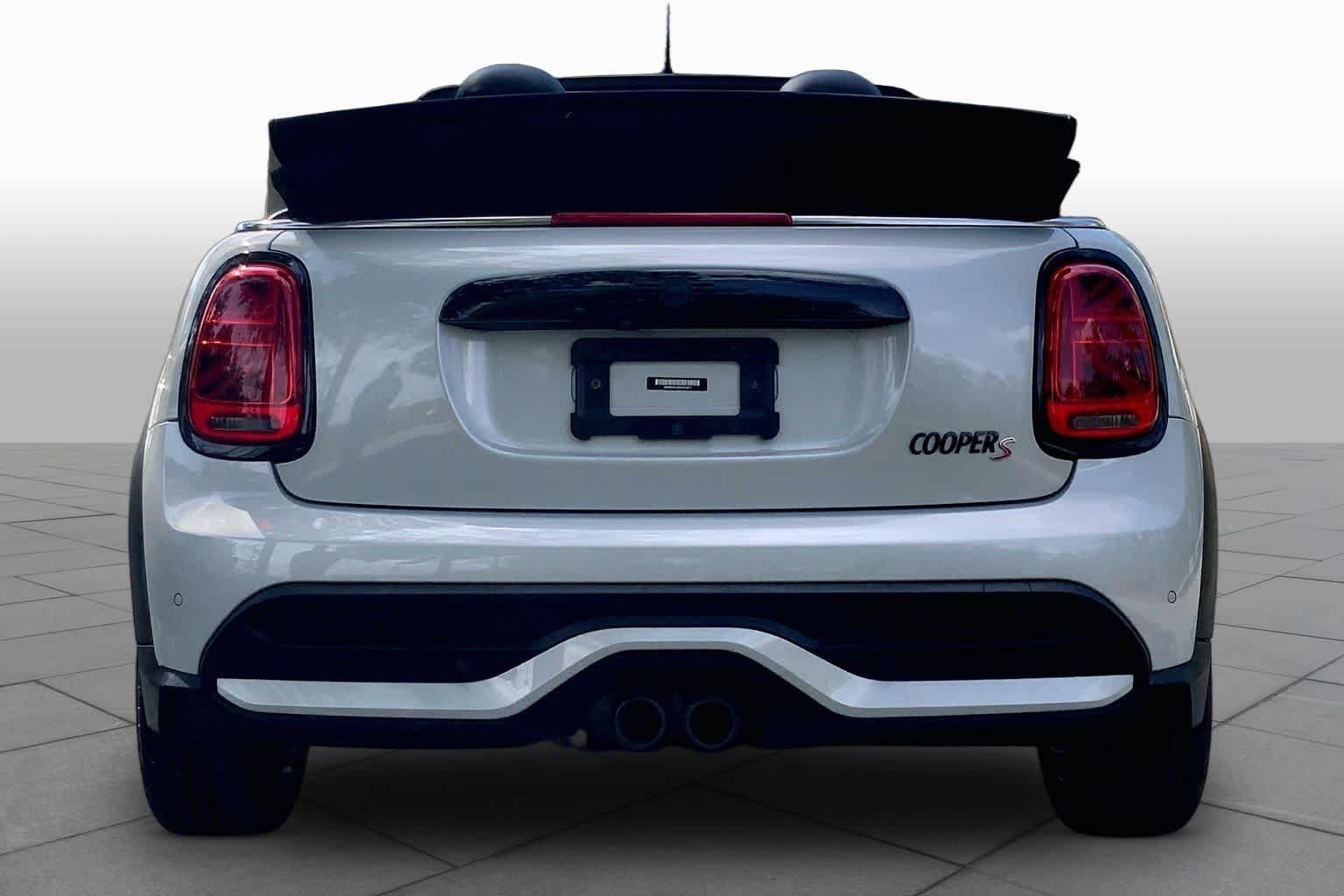 Used 2022 White Silver Metallic MINI Cooper S image 4