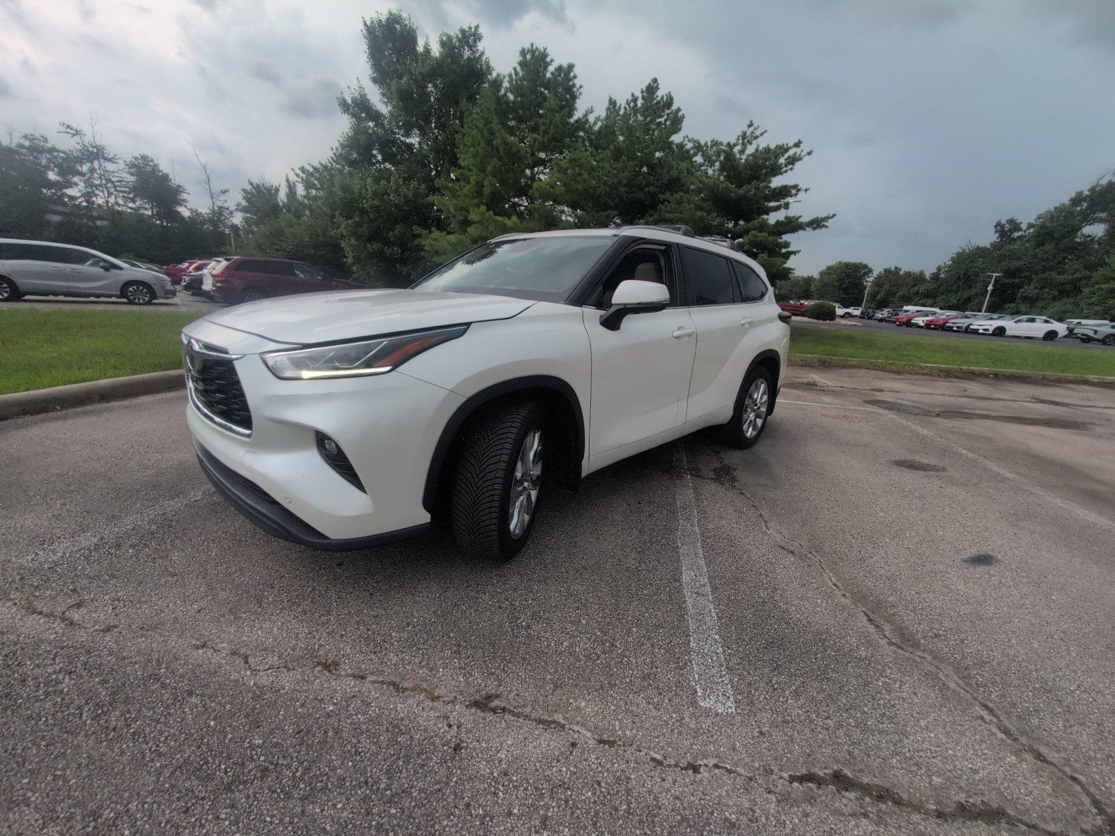 Used 2020 Blizzard Pearl Toyota Limited image 14