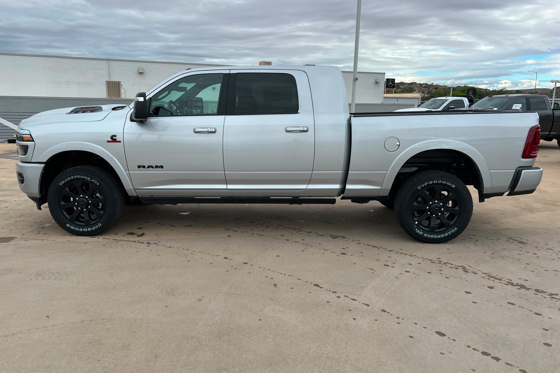 New 2027 Silver-Zynith Exterior Paint RAM Laramie image 2