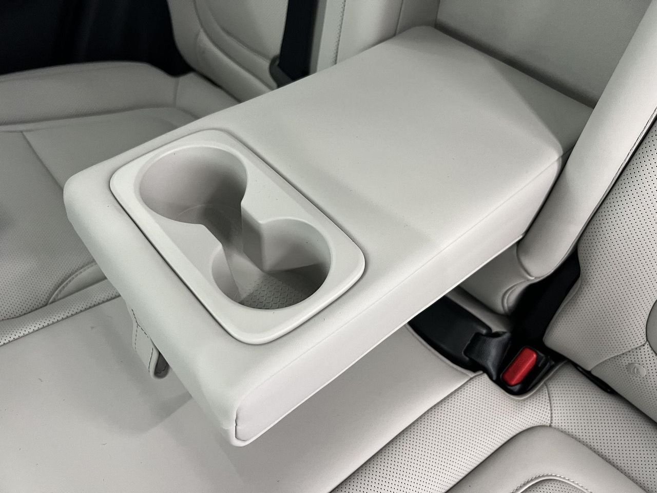 New 2026 Creamy White Pearl Hyundai SEL Convenience image 24
