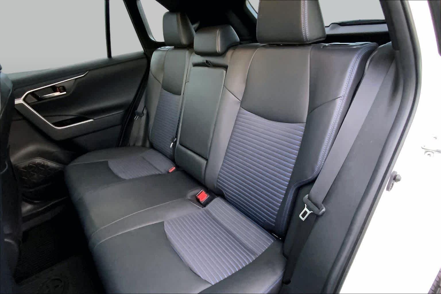 Used 2023 Wind Chill Pearl/Midnight Black Metallic Toyota Hybrid XSE image 20
