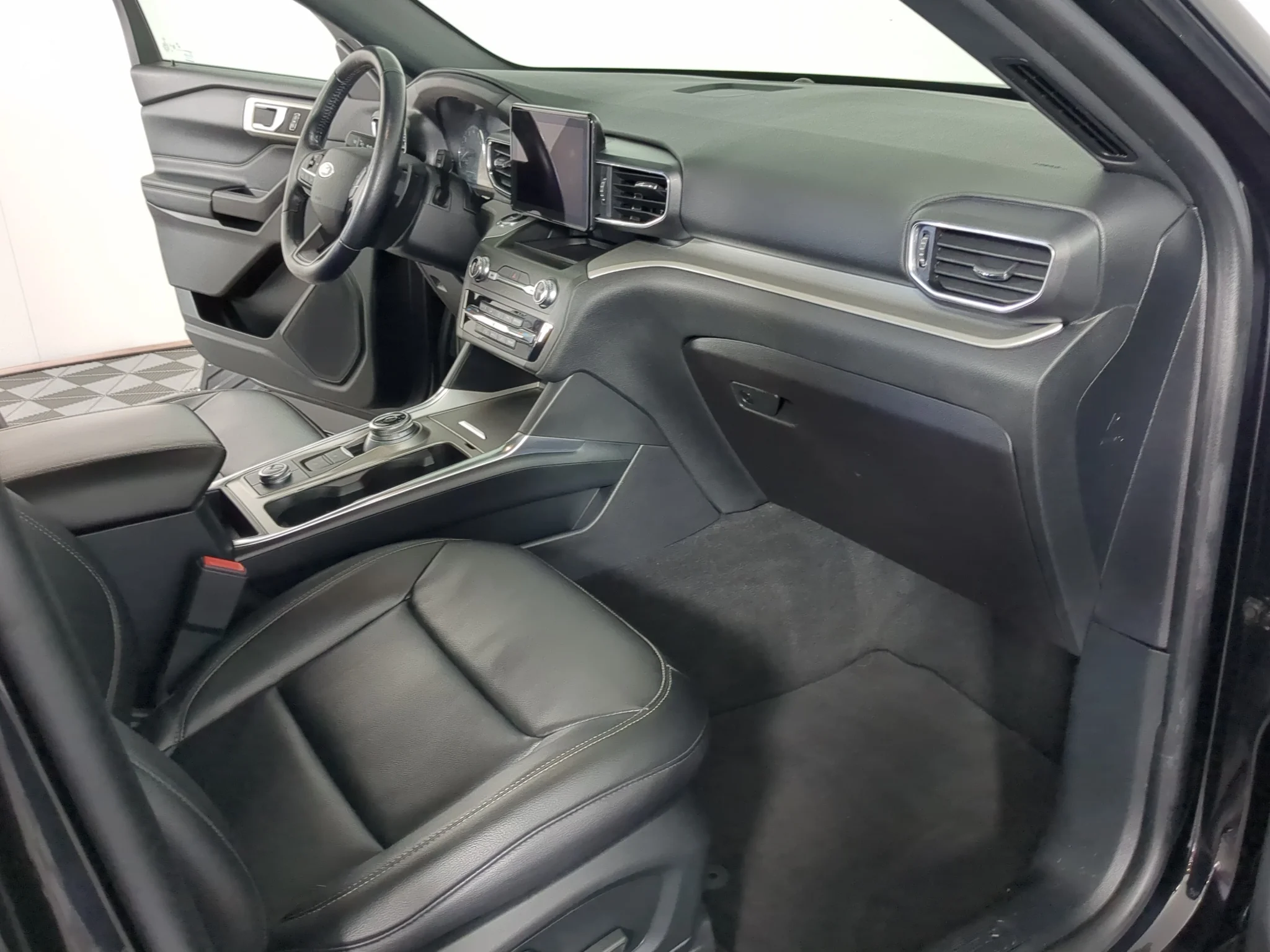 Used 2020 Agate Black Metallic Ford XLT image 20