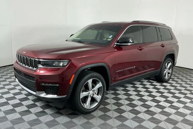 Used 2021 Velvet Jeep Limited image 4