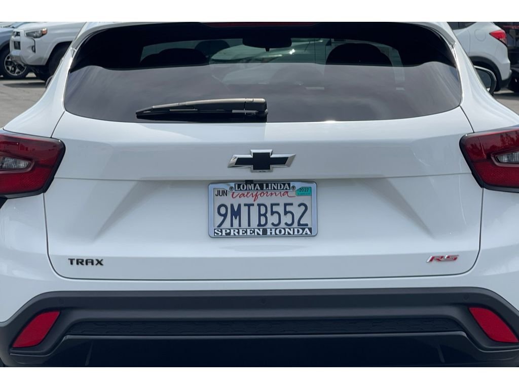Used 2024 Summit White Chevrolet 2RS image 15
