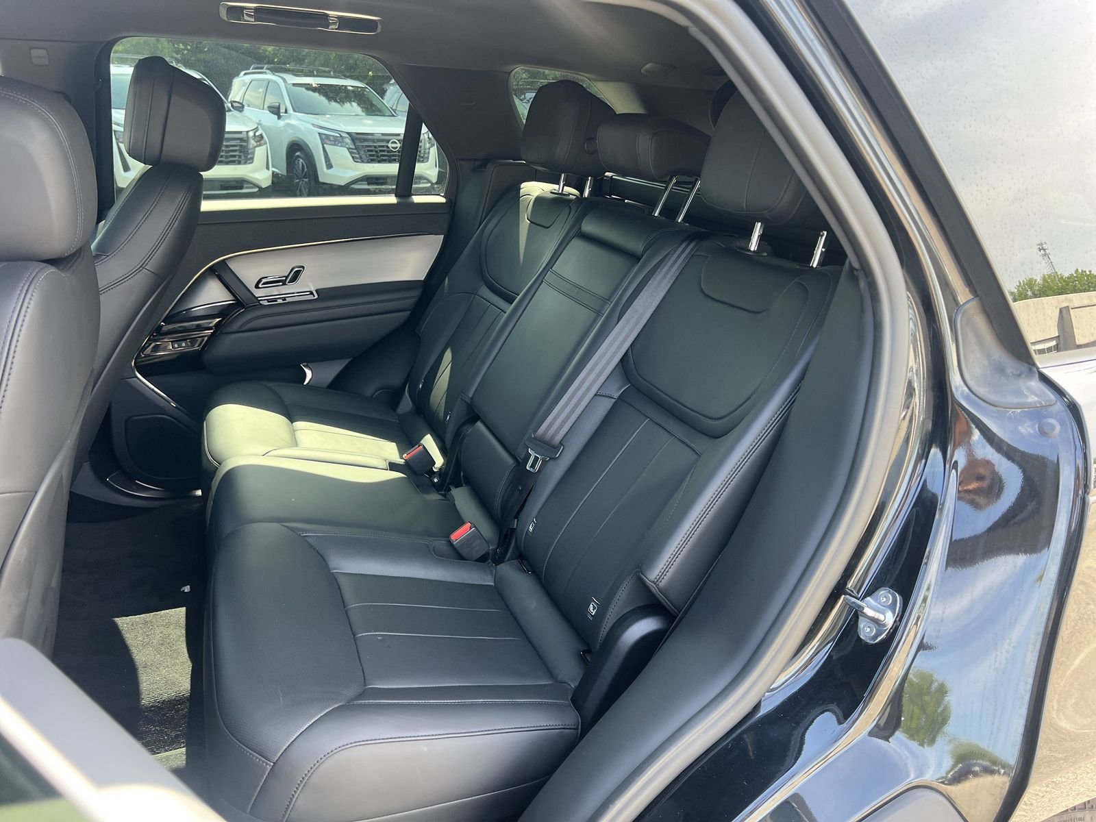 Used 2025 Black Land Rover SE image 14