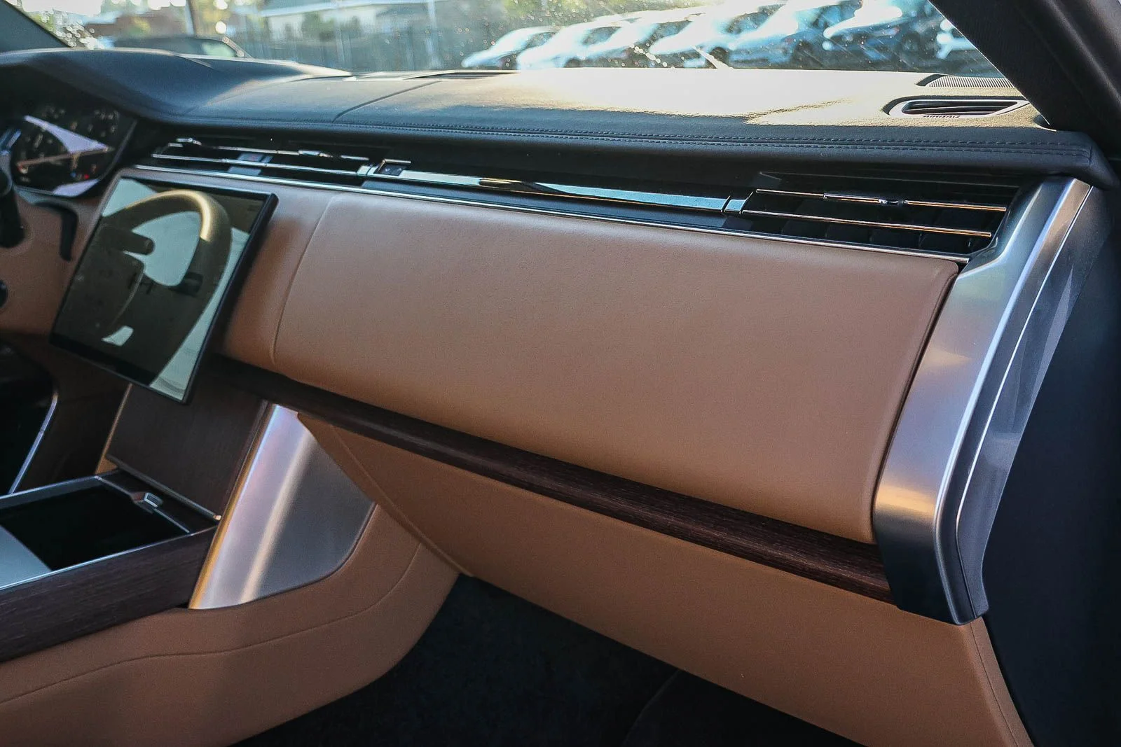 2025 Land Rover Range Rover SE - Photo 18