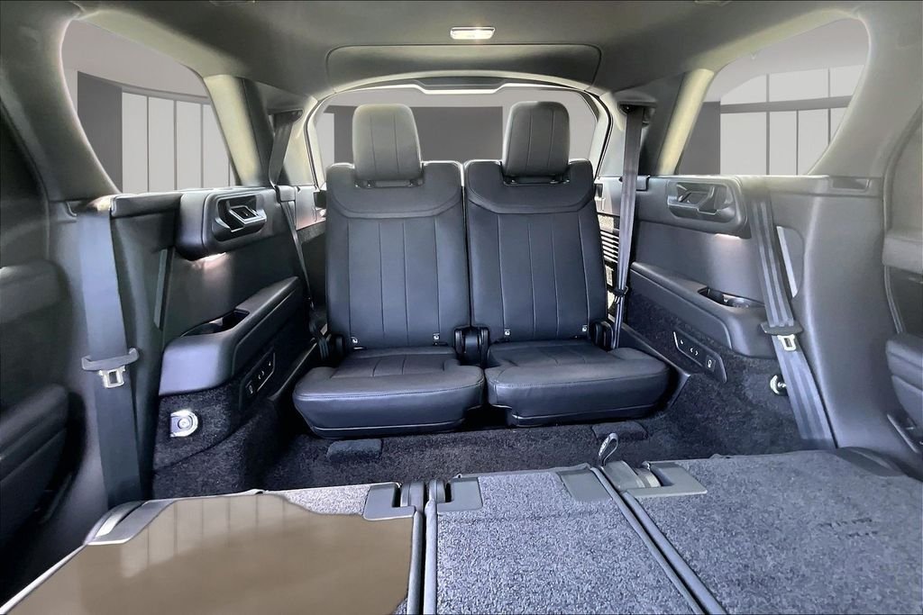 New 2026  Land Rover SE LWB 7-Seats / V8 image 11