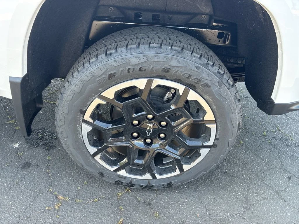 2026 Chevrolet Colorado Z71 - Photo 9