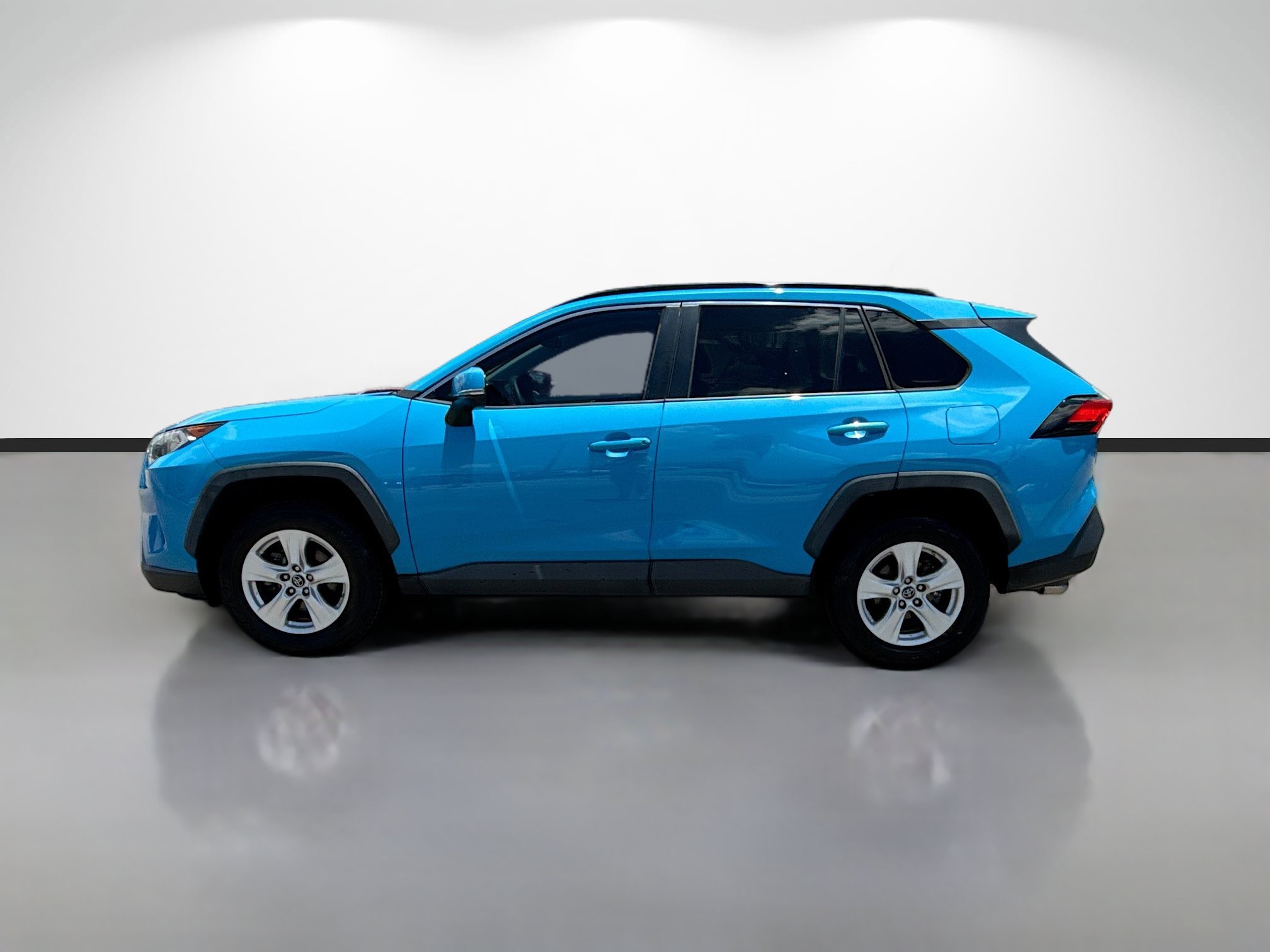 Used 2019 Blue Flame Toyota XLE image 2