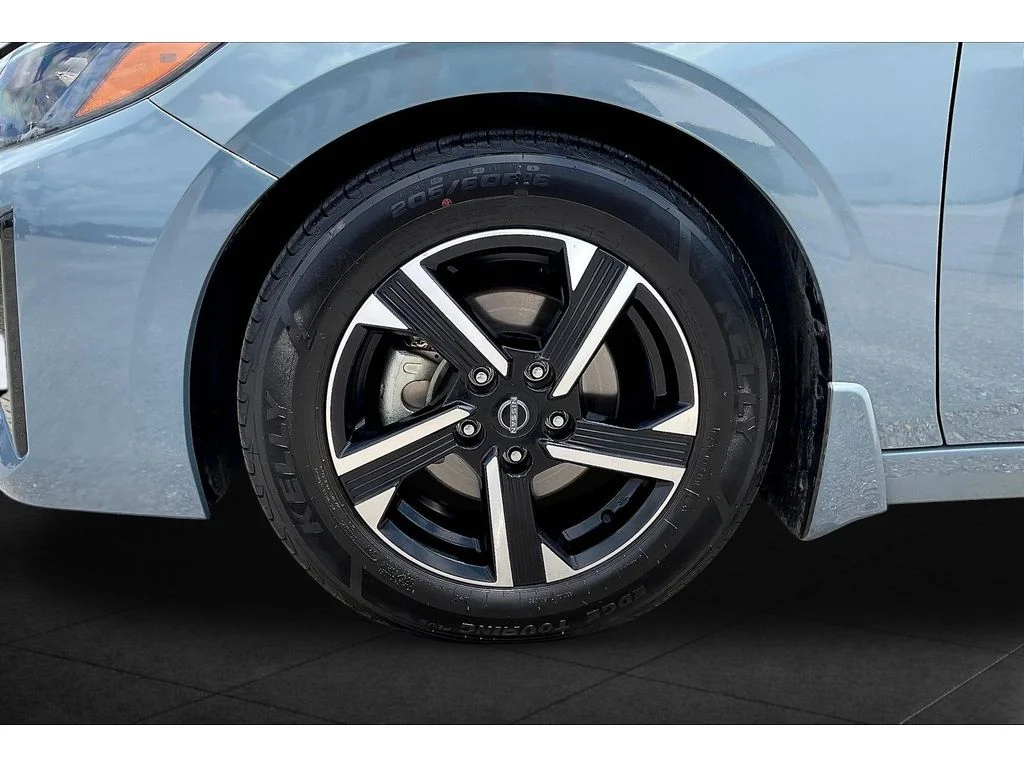 Used 2024 Gray Nissan SV image 7