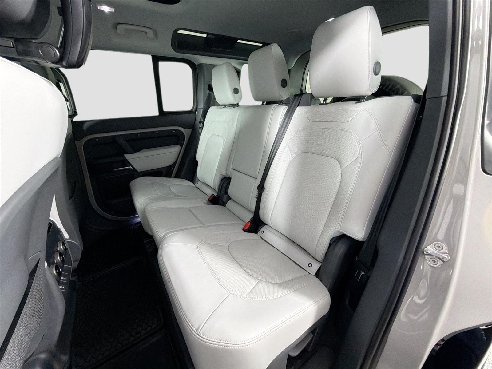 New 2026 Borasco Grey LAND ROVER X-Dynamic SE image 24