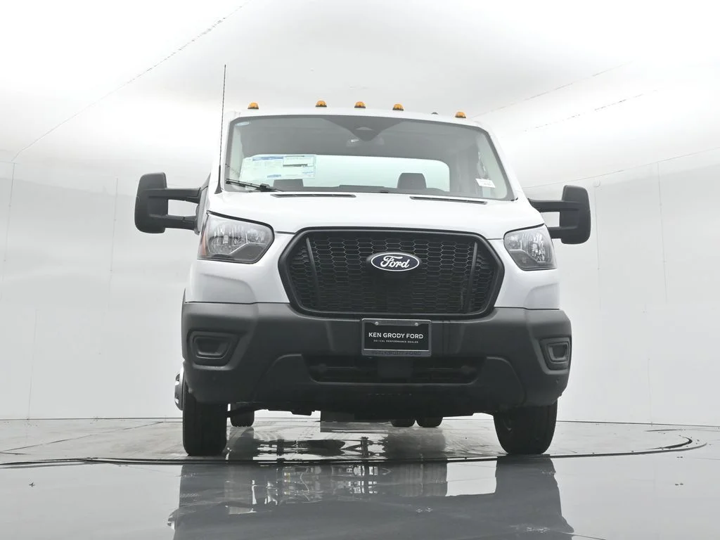 New 2026 Oxford White Ford Base image 37