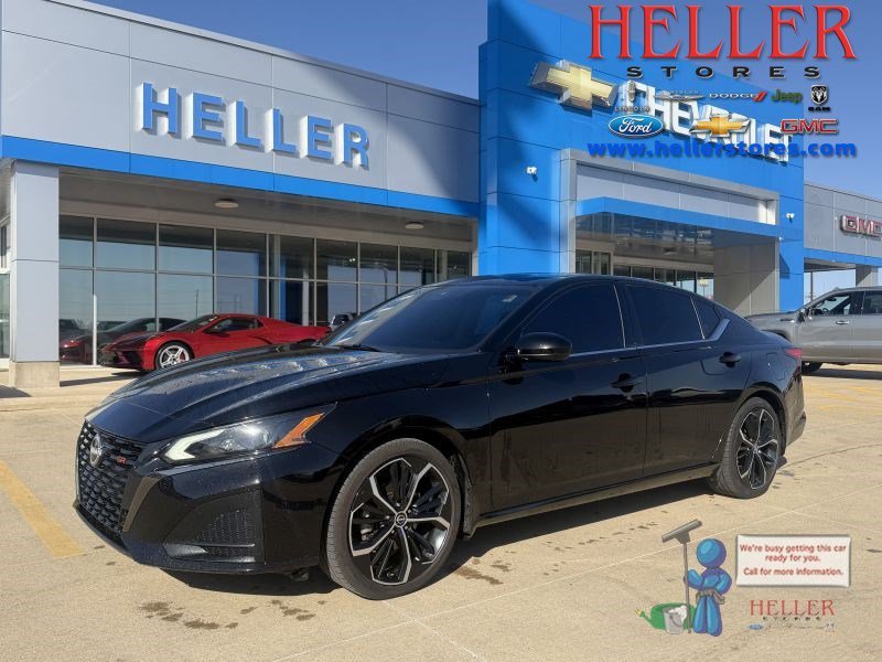 2023 Nissan Altima SR