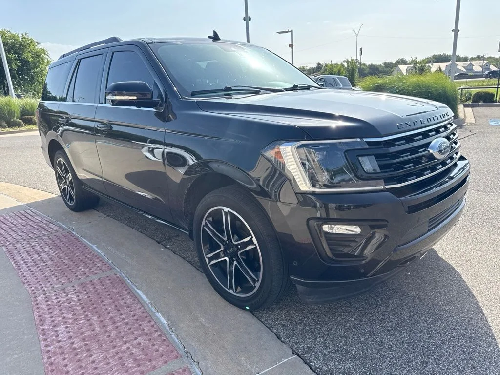 Used 2021 Black Ford Limited image 3