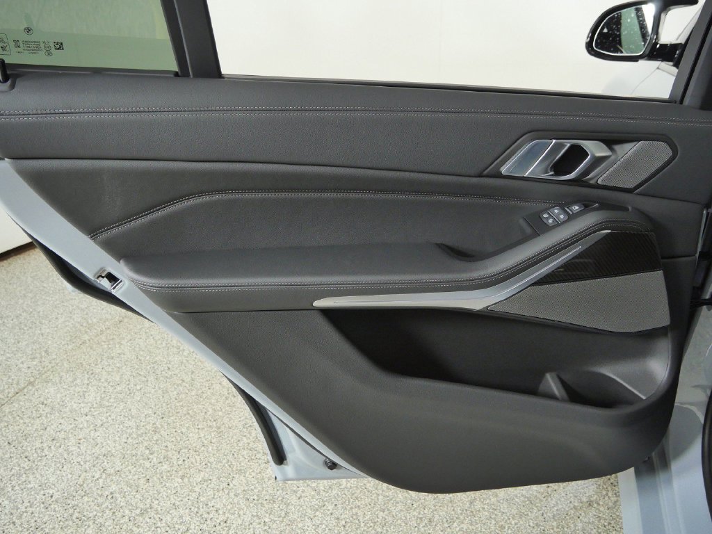 New 2027 Brooklyn Grey Metallic BMW M60i image 33