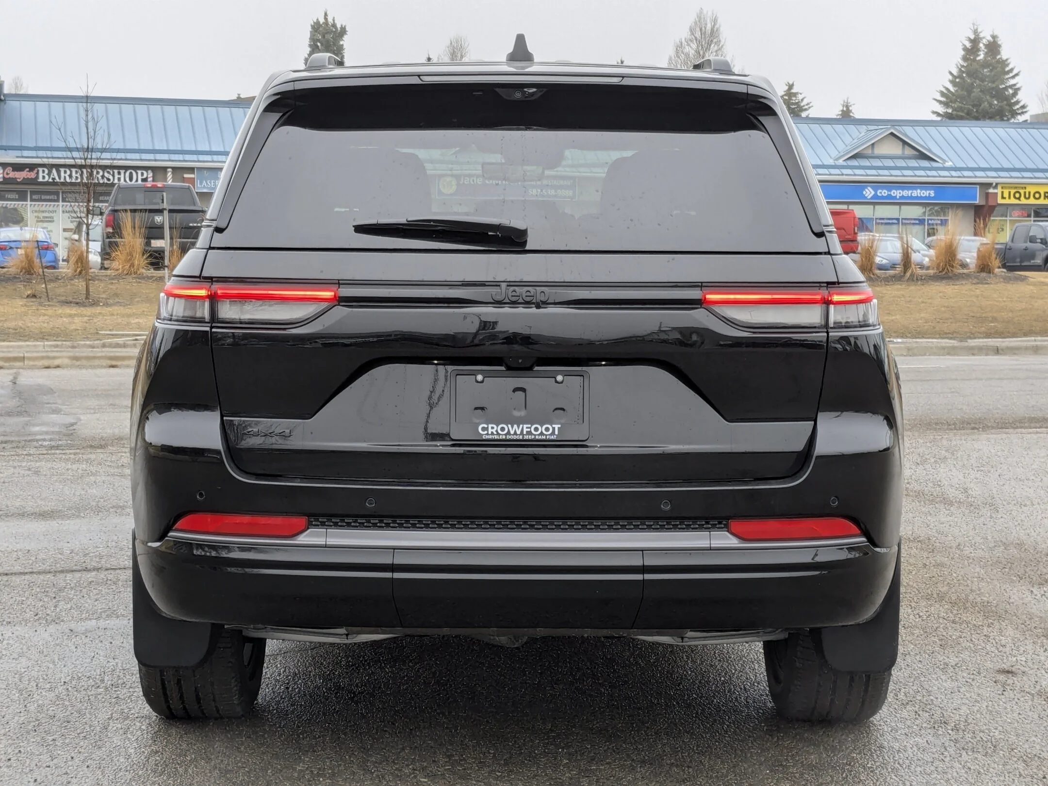 New 2026 Black Jeep Limited Reserve - - 4x4 - Pano Sunroof - Nappa Lthr - Vent Seats - Tow Pkg - Remote Start & More! image 7