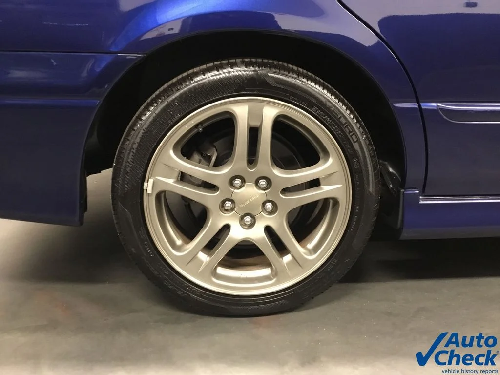 Used 2001 Blue Subaru GT image 18