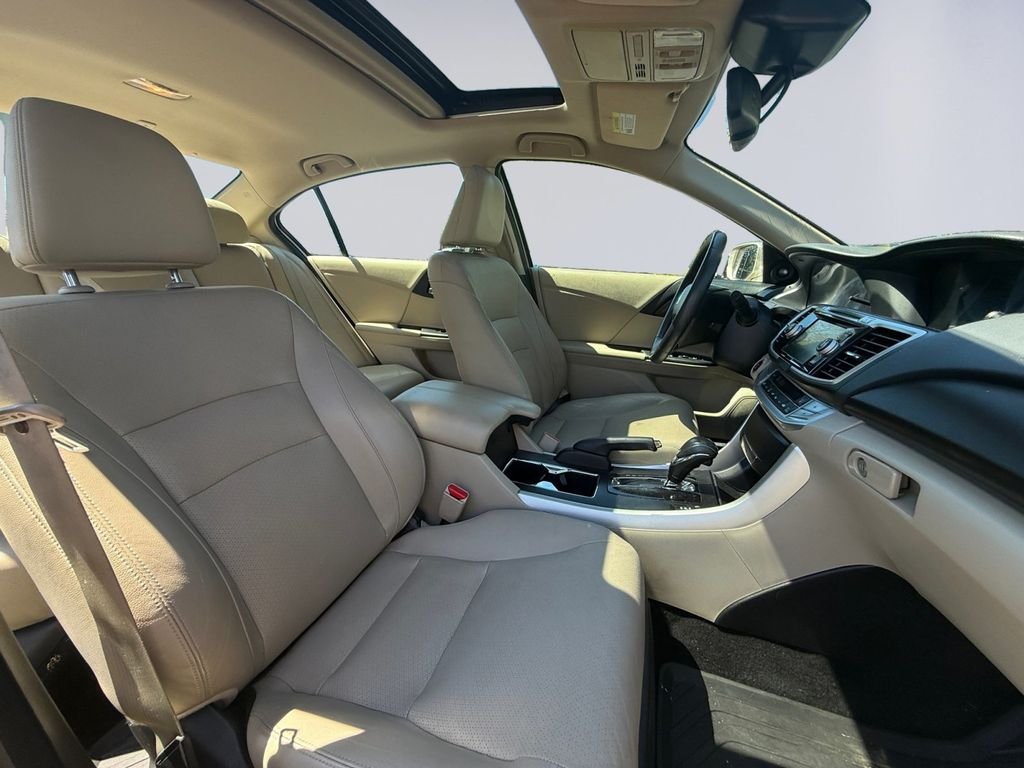 Used 2015 Gold Honda EX-L image 17