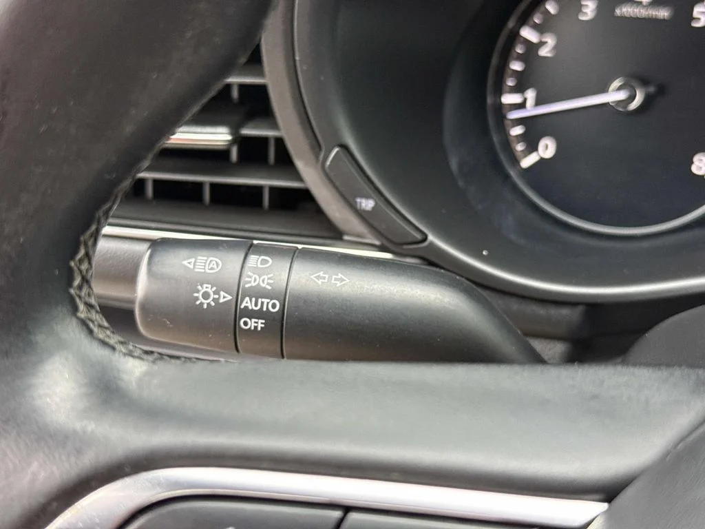 Used 2019 Blue Mazda Base image 39