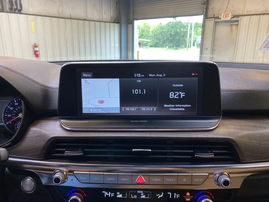 Used 2021 White Kia SX image 40