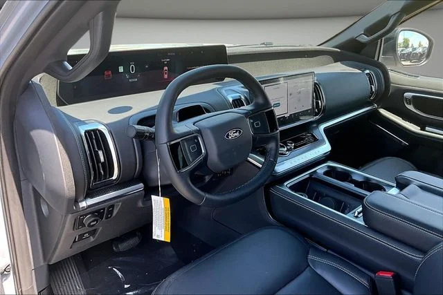 New 2027 Glacier Gray Metallic Tri-Coat Ford Platinum image 7